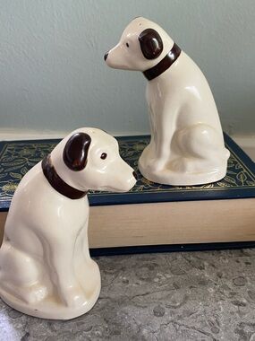 RCA Victor "Nipper" the dog salt and pepper shakers marked "USA"